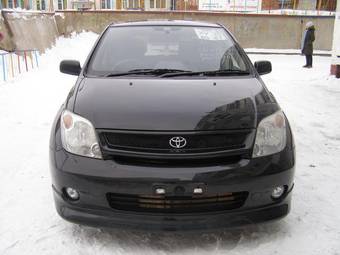 2002 Toyota ist Photos
