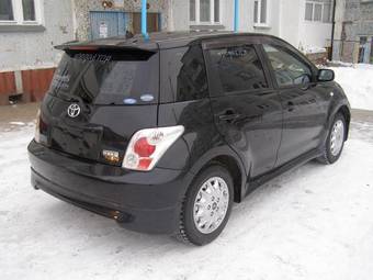 2002 Toyota ist Photos