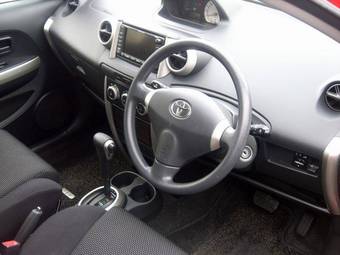 2002 Toyota ist Pictures