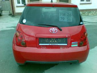 2002 Toyota ist Images