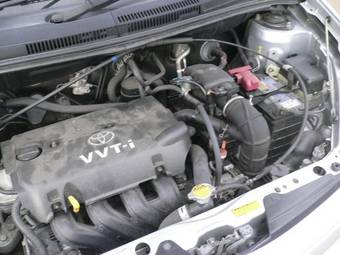 2002 Toyota ist Pictures