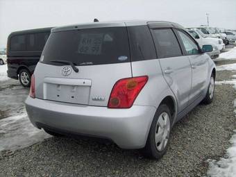 2002 Toyota ist Pictures