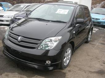 2002 Toyota ist Pictures
