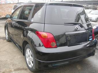 2002 Toyota ist Pictures
