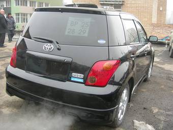 2002 Toyota ist Photos
