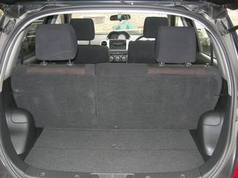 2002 Toyota ist Photos
