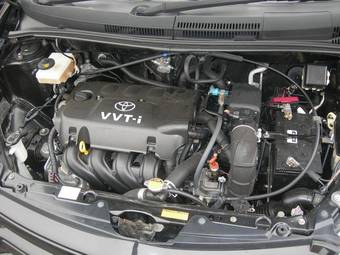 2002 Toyota ist Pictures