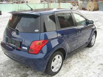 2002 Toyota ist Pictures