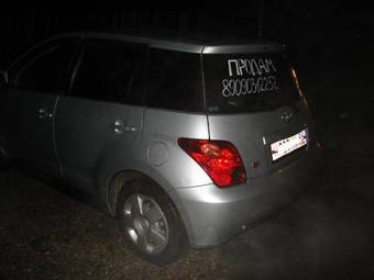 2002 Toyota ist Pics
