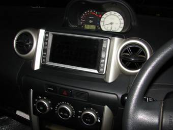 2002 Toyota ist Pictures