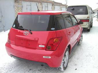 2002 Toyota ist Pictures