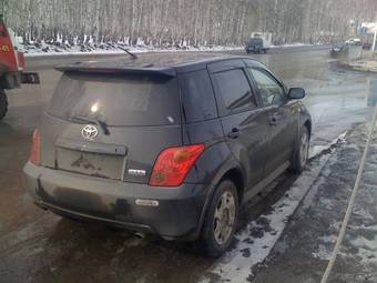 2002 Toyota ist Photos