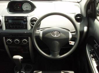 2002 Toyota ist Photos