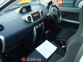 2002 Toyota ist Photos