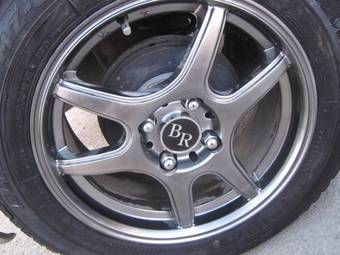 2002 Toyota ist Photos