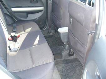2002 Toyota ist Pictures