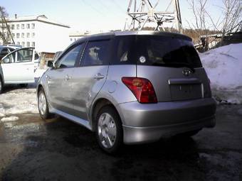2002 Toyota ist Photos