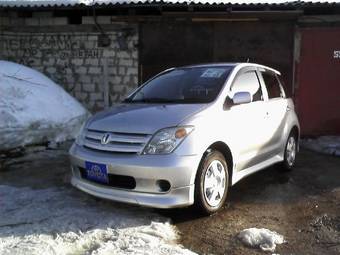 2002 Toyota ist Pictures