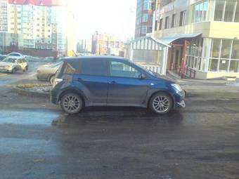 2002 Toyota ist Photos
