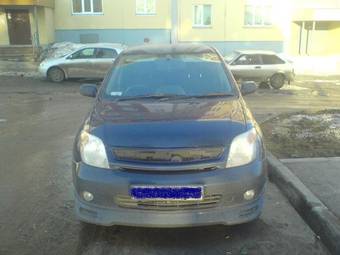 2002 Toyota ist Photos