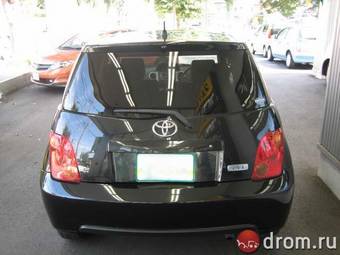 2002 Toyota ist Photos