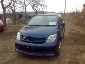 2002 Toyota ist Photos