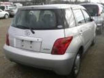 2002 Toyota ist Photos