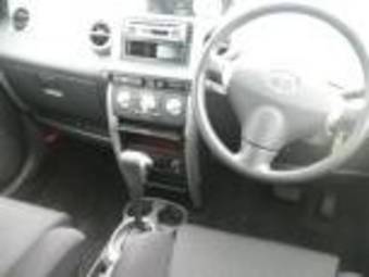 2002 Toyota ist Pictures