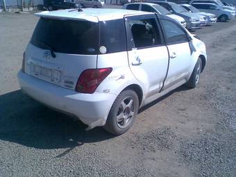 2002 Toyota ist Photos