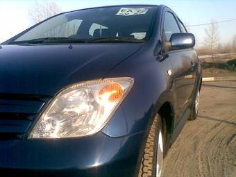 2002 Toyota ist Pictures