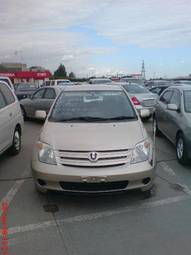 2002 Toyota ist Wallpapers