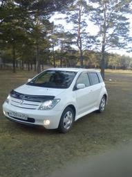 2002 Toyota ist Photos