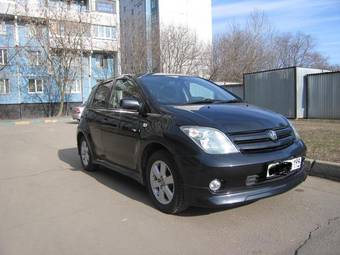 2002 Toyota ist Photos
