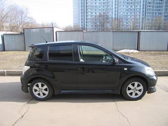 2002 Toyota ist Pictures