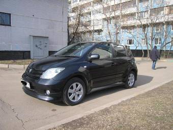 2002 Toyota ist Photos