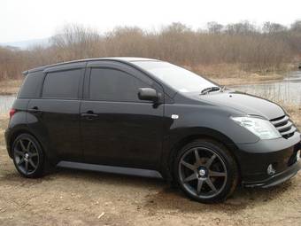 2002 Toyota ist Photos