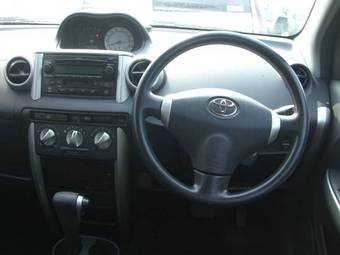 2002 Toyota ist Pictures