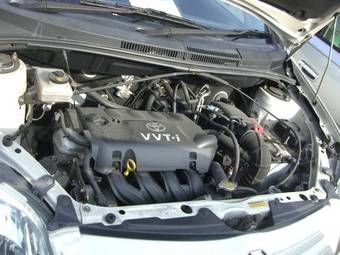 2002 Toyota ist Pics