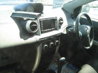 2002 Toyota ist Photos