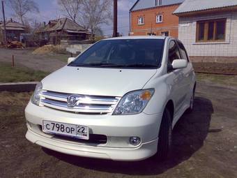 2002 Toyota ist Photos