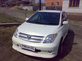 2002 Toyota ist Photos