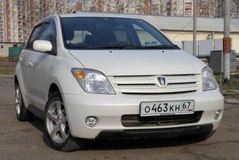 2002 Toyota ist Photos