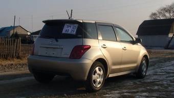 2002 Toyota ist Photos