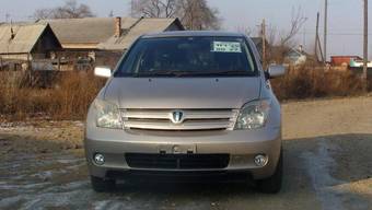 2002 Toyota ist Pictures