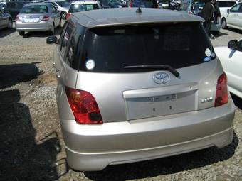 2002 Toyota ist Photos