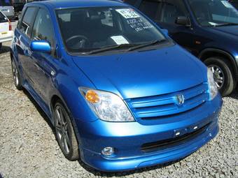 2002 Toyota ist Pictures