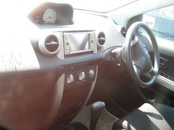 2002 Toyota ist Wallpapers