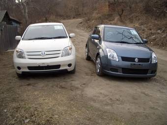 2002 Toyota ist Photos