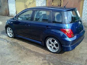 2002 Toyota ist Pictures