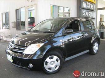 2002 Toyota ist Photos